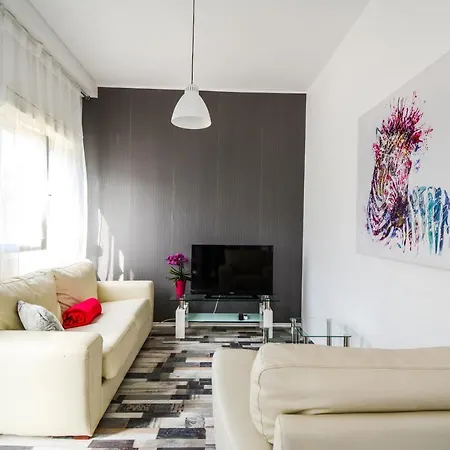 Family Friendly With A Swimming Pool - 17553 شقة زادار