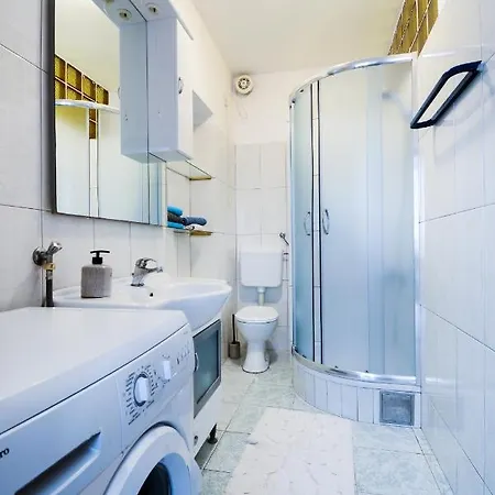 شقة Family Friendly With A Swimming Pool - 17553 زادار