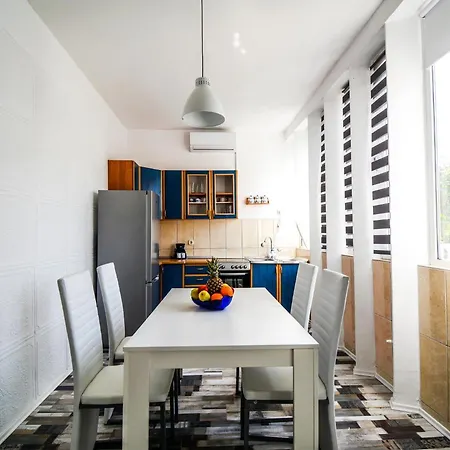 Family Friendly With A Swimming Pool - 17553 شقة *